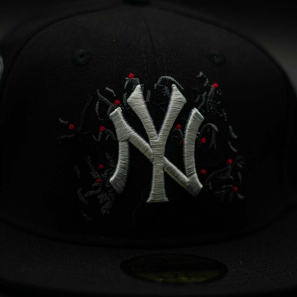 NEW ERA 59FIFTY MLB NEW YORK YANKEES SUBWAY SERIES 2000 BLACK CROWS EDITIONS - Imagen 2