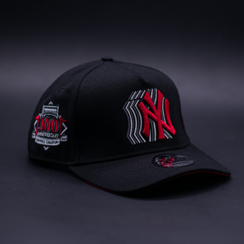 NEW ERA 9FORTY A-FRAME MLB NEW YORK YANKEES STADIUM ANNIVERSARY FADE BLACK RED EDITION - Imagen 2