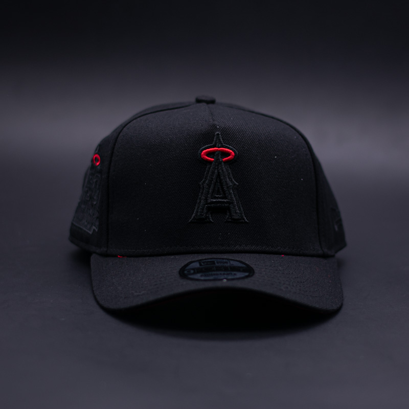 NEW ERA 9FORTY A-FRAME MLB ANAHEIM ANGELS 50TH ANNIVERSARY BLACK AND RED