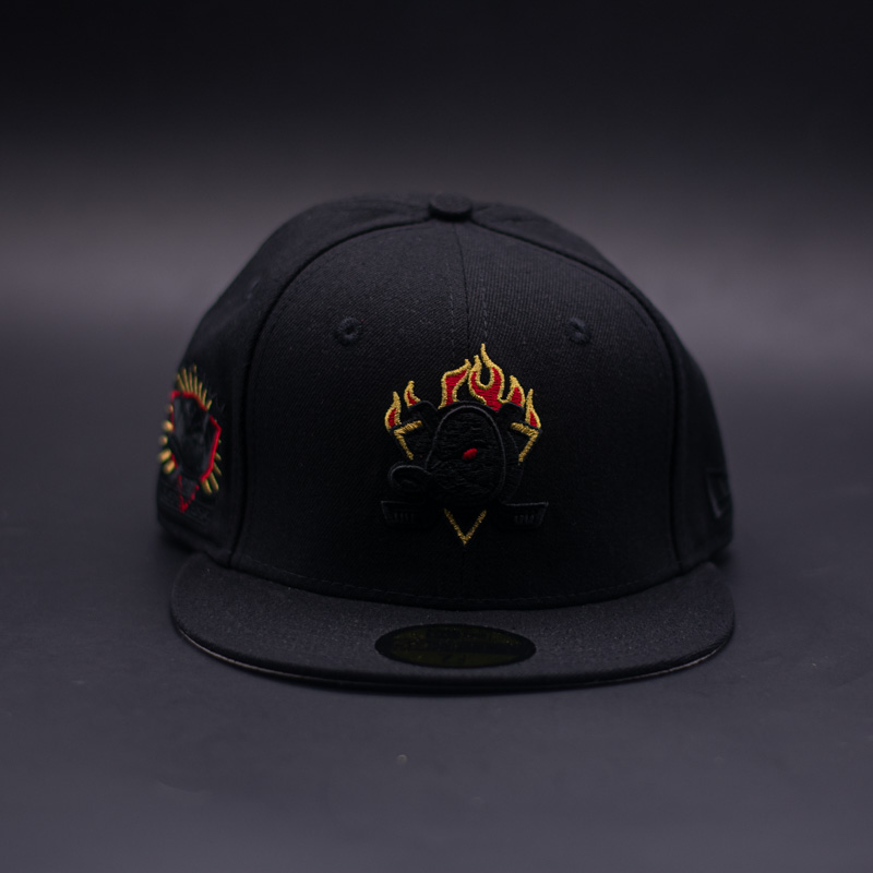 NEW ERA 59FIFTY NHL ANAHEIM DUCKS TEMPORADA INAUGURAL BLACK OUT FIRE EDITION